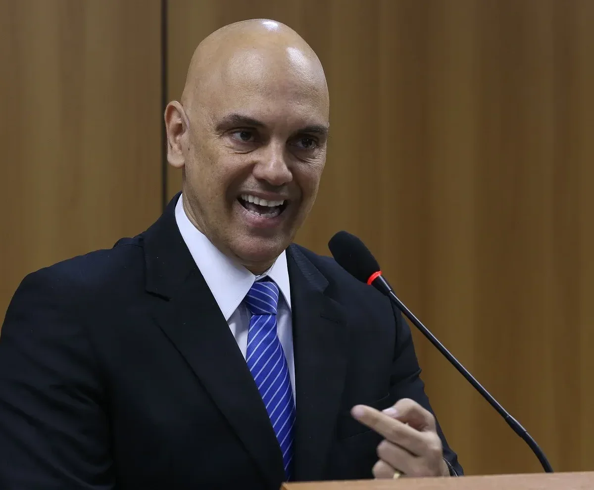 Brasil é uma terra que tem lei: Moraes sobe o tom contra Big Techs