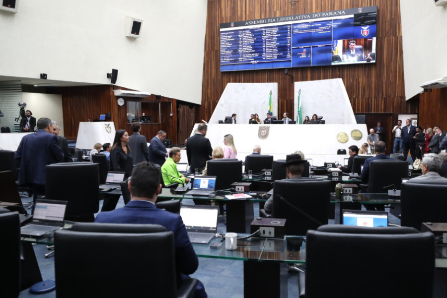 Assembleia Legislativa do Paraná aprova programa para subsidiar alimentação de universitários